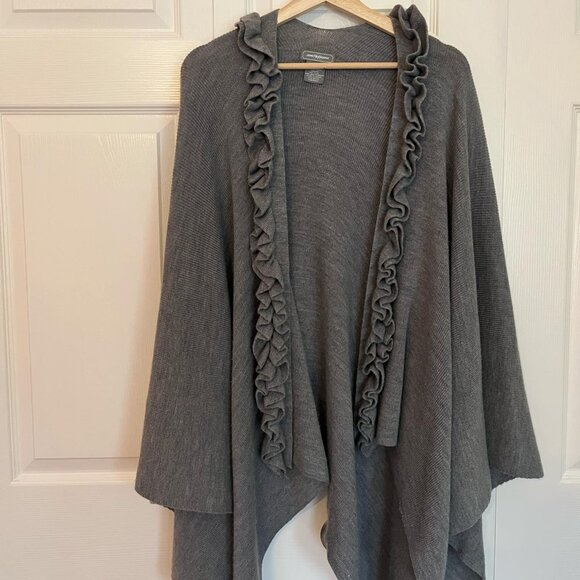 Grey Ruffled Wrap - Picture 1 of 4
